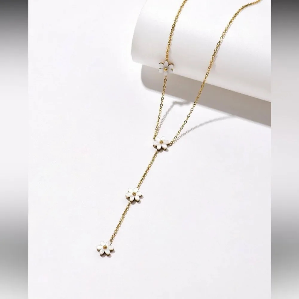 Gold Daisy Necklace A1295 - Picture 2 of 5